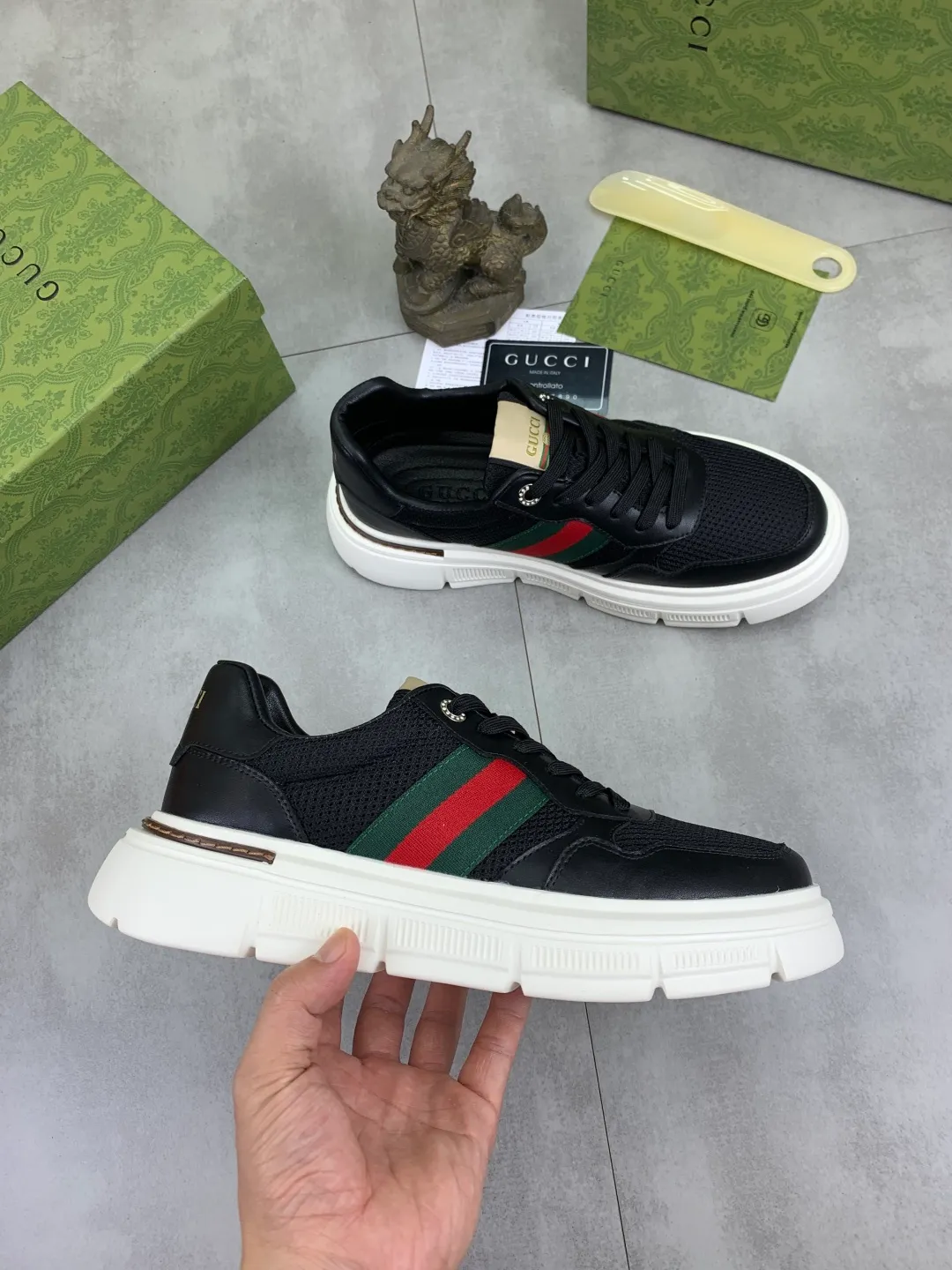 Men's shoes 💰P400💰[New style]🆘 The latest model from Gucci GUCCI official website🎁Classic casual and fashionable men's shoes👟Best model💥The style is simple and elegant, exclusive for trendy men. Unique official website latest brand elements👑Gucci original decoration, fashionable and generous, original soft calfskin fabric➕Comfortable soft first-layer pigskin lining ✅The official website specifies wear-resistant casual outsole, the classic model is photographed in real life🎬Color: 2️⃣colors available😍Number of codes: 38-44